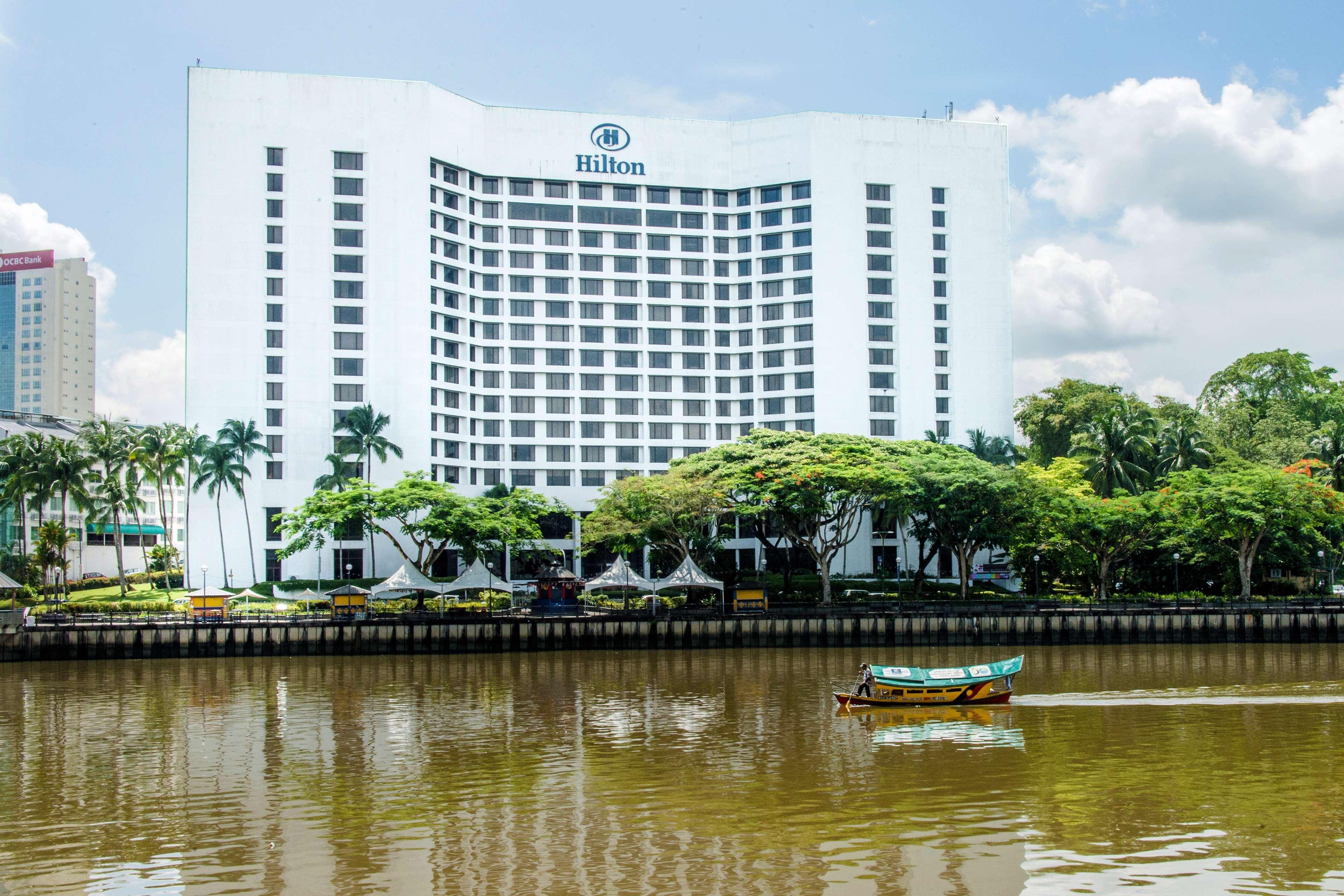 Hilton Kuching Hotel Exterior foto